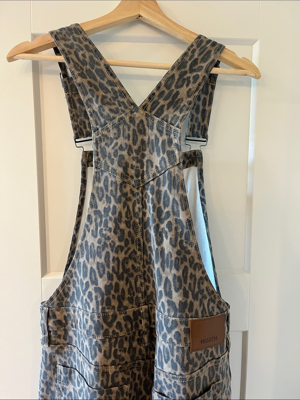 Hidden Jeans Leopard Wide-Leg Overalls - Picture 3 of 5